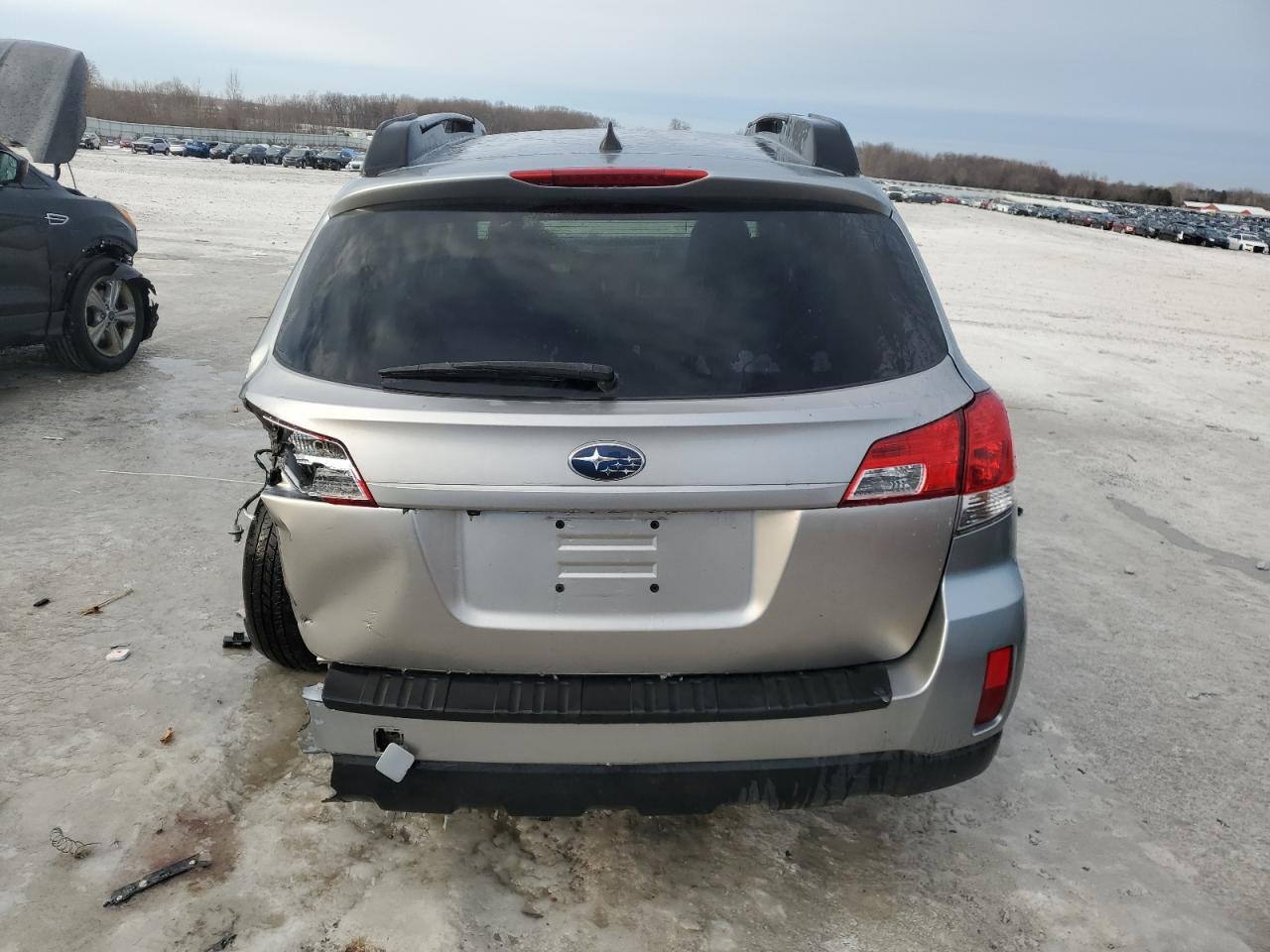 2011 Subaru Outback - Image 6