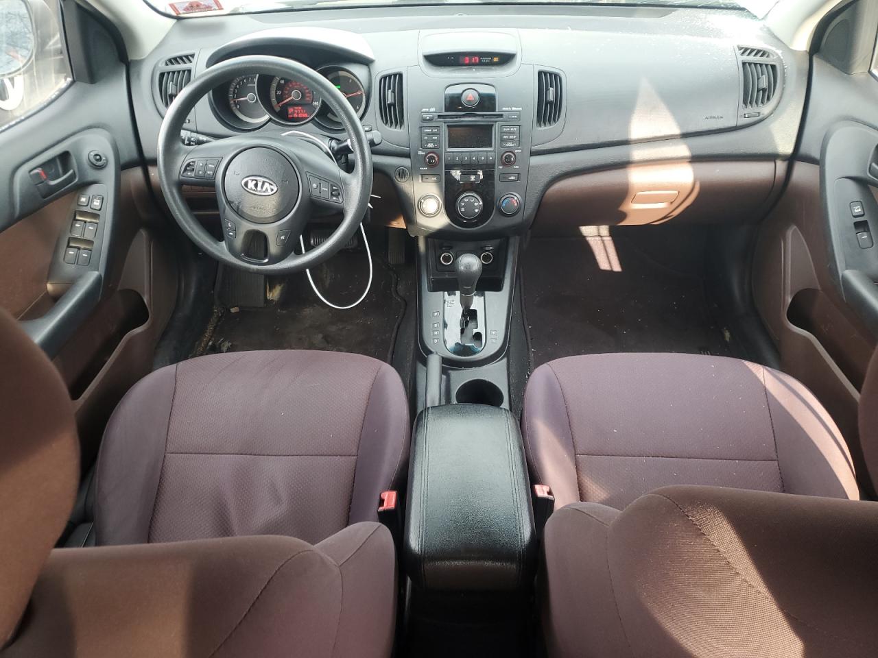 2010 Kia Forte - Image 8