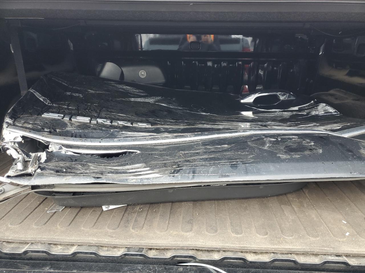 2018 GMC Sierra - Image 14