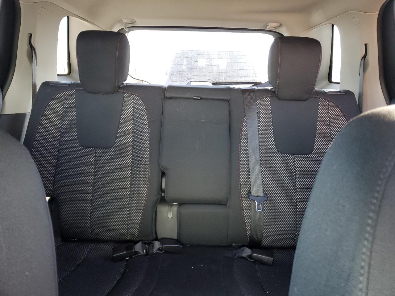 2016 GMC Terrain - Image 10