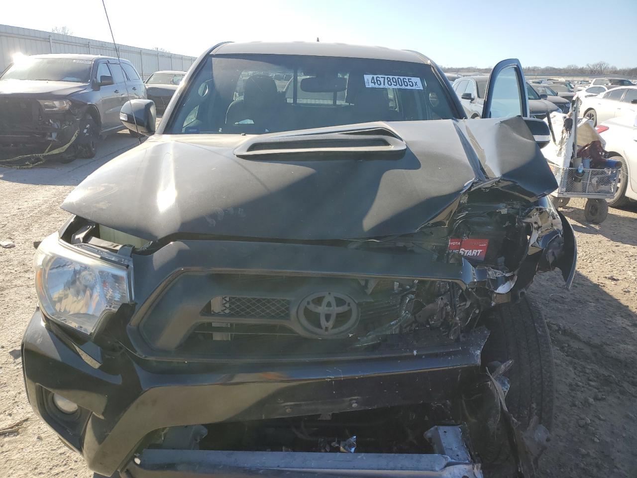2012 Toyota Tacoma - Image 12
