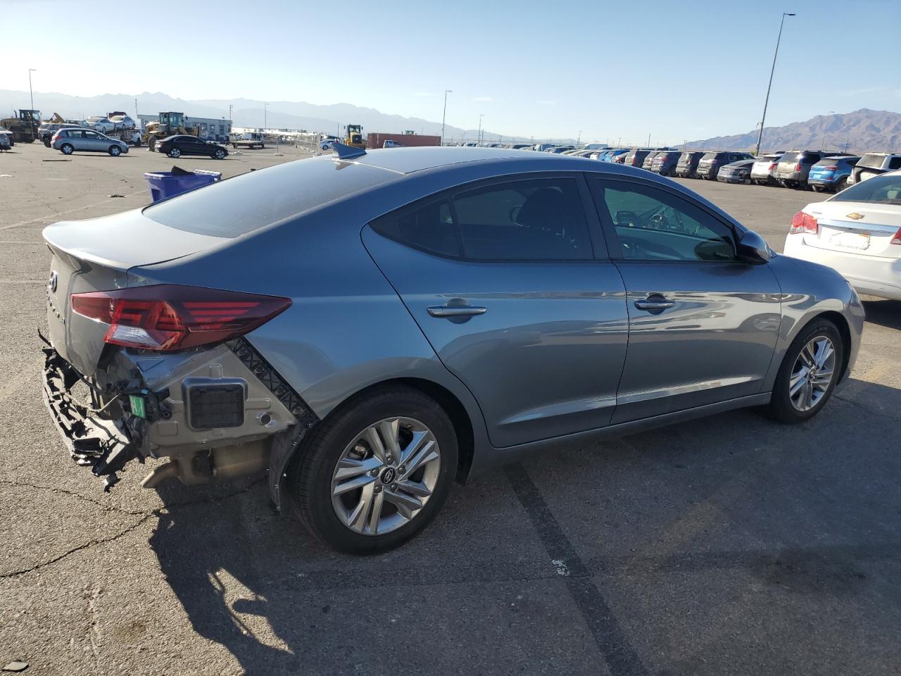 2019 Hyundai Elantra - Image 3