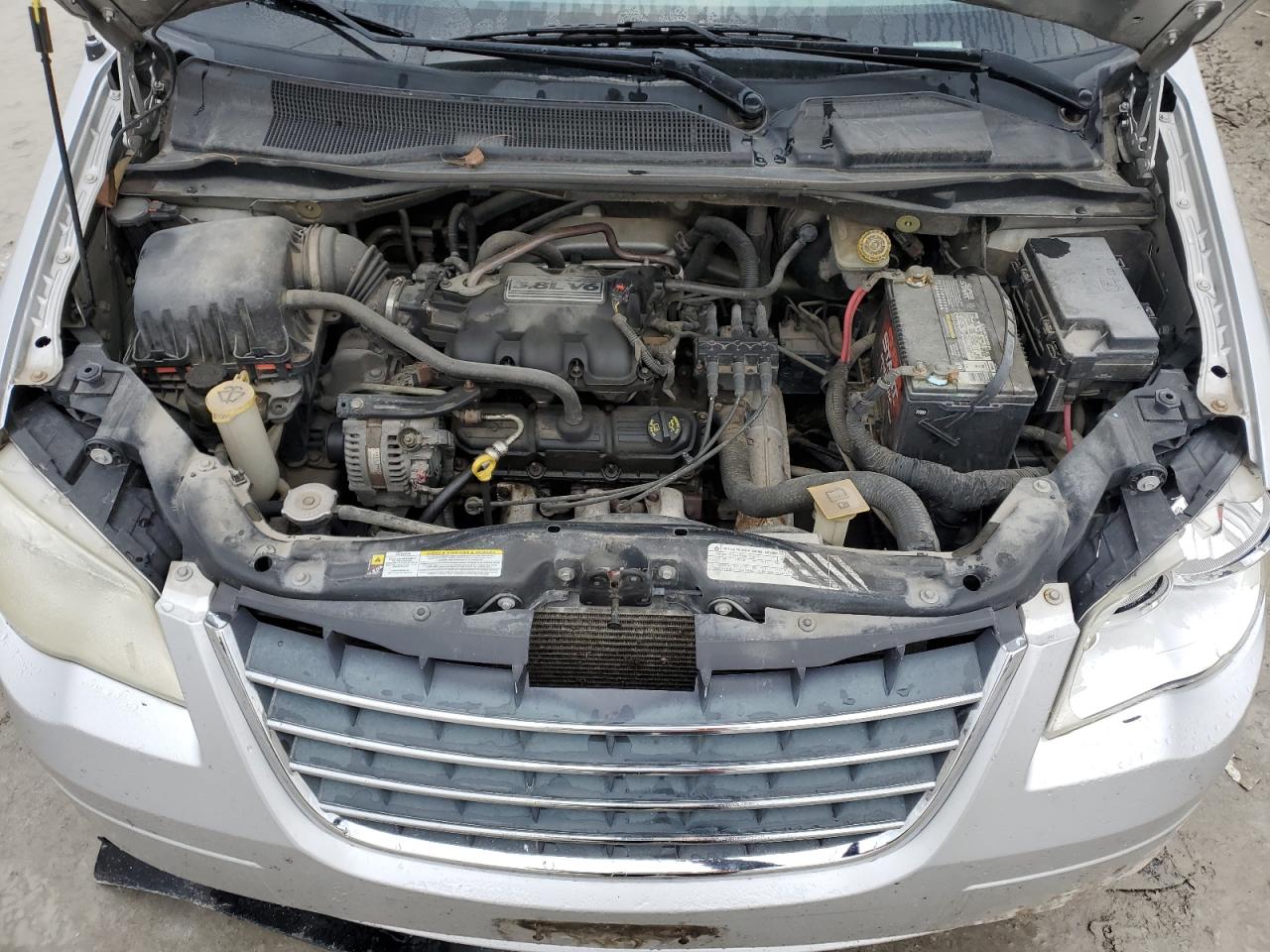 2010 Chrysler Town & Country - Image 12