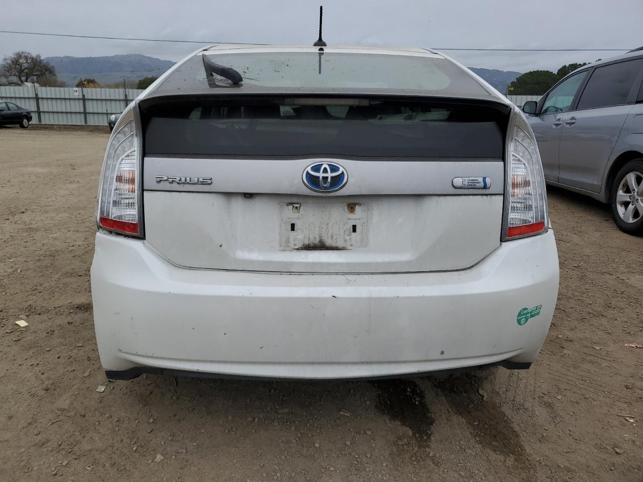 2013 Toyota Prius - Image 6