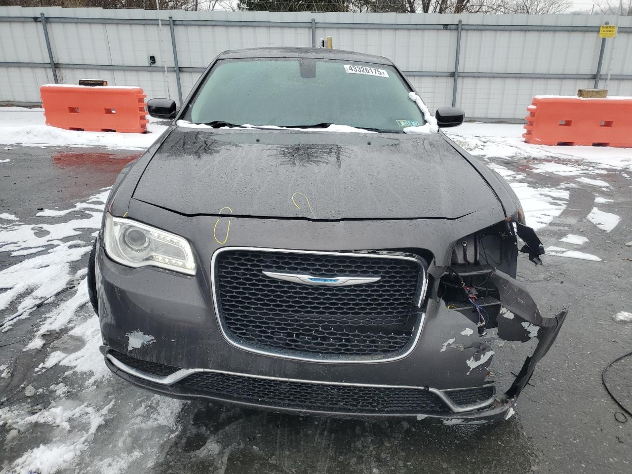 2015 Chrysler 300 - Image 5