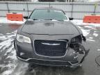 2015 Chrysler 300 Limited продається в Grantville, PA - Front End