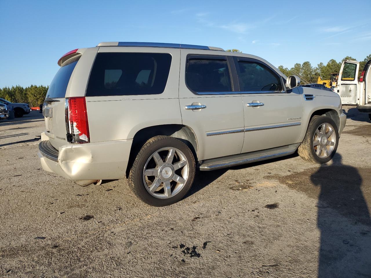 2011 Cadillac Escalade - Image 3