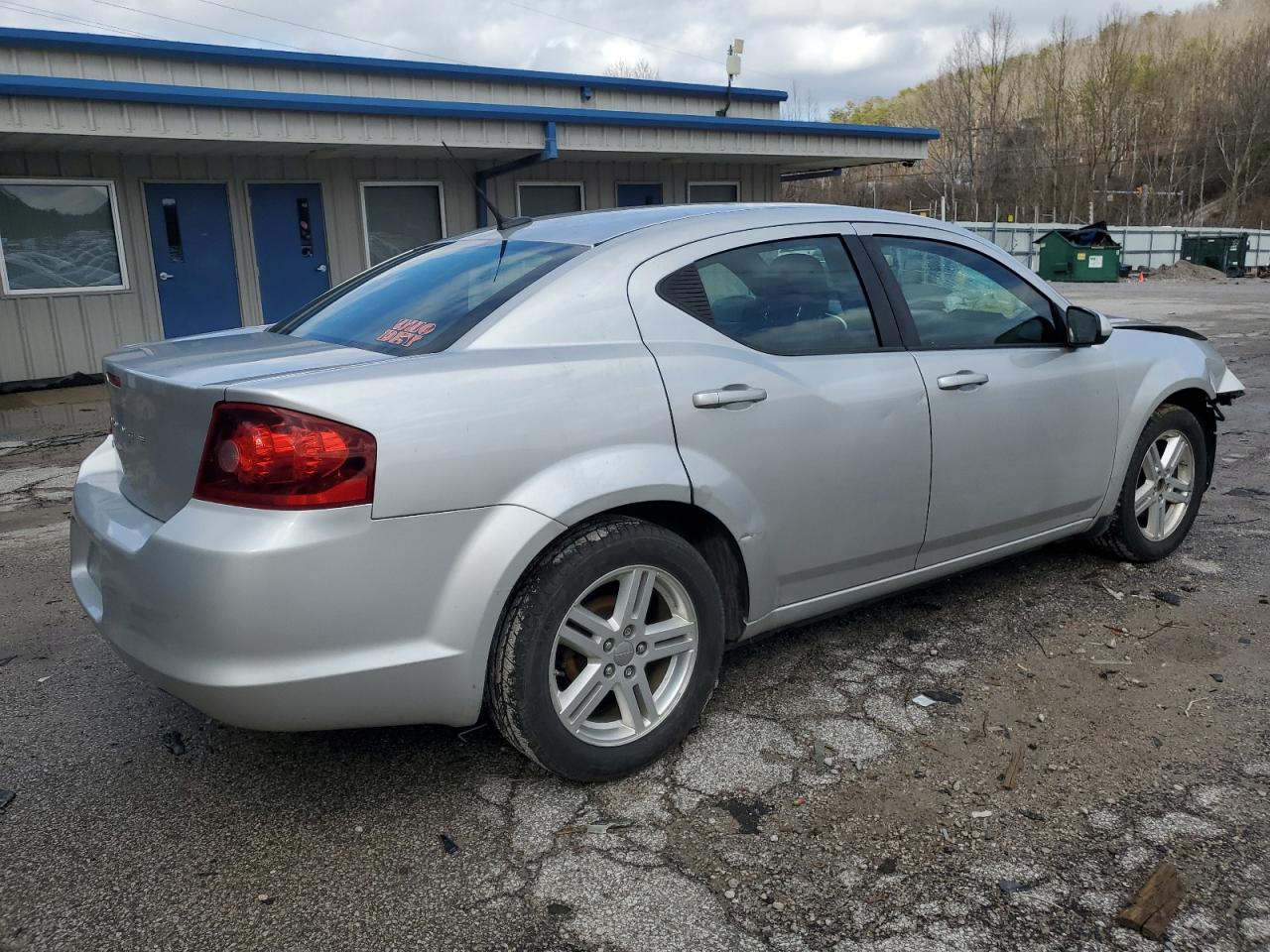 2011 Dodge Avenger - Image 3