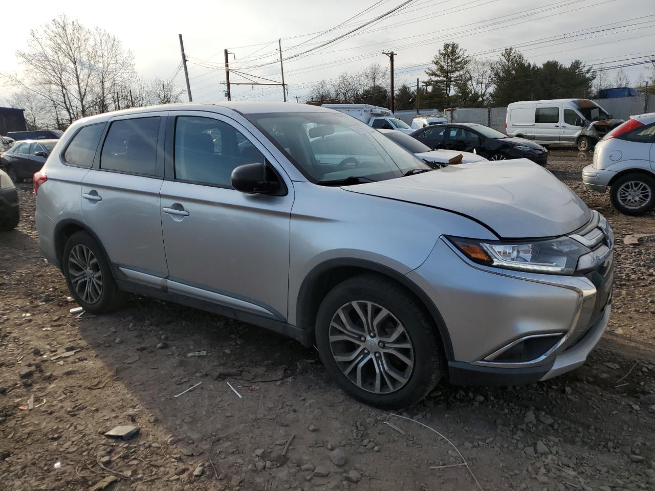 2018 Mitsubishi Outlander - Image 4