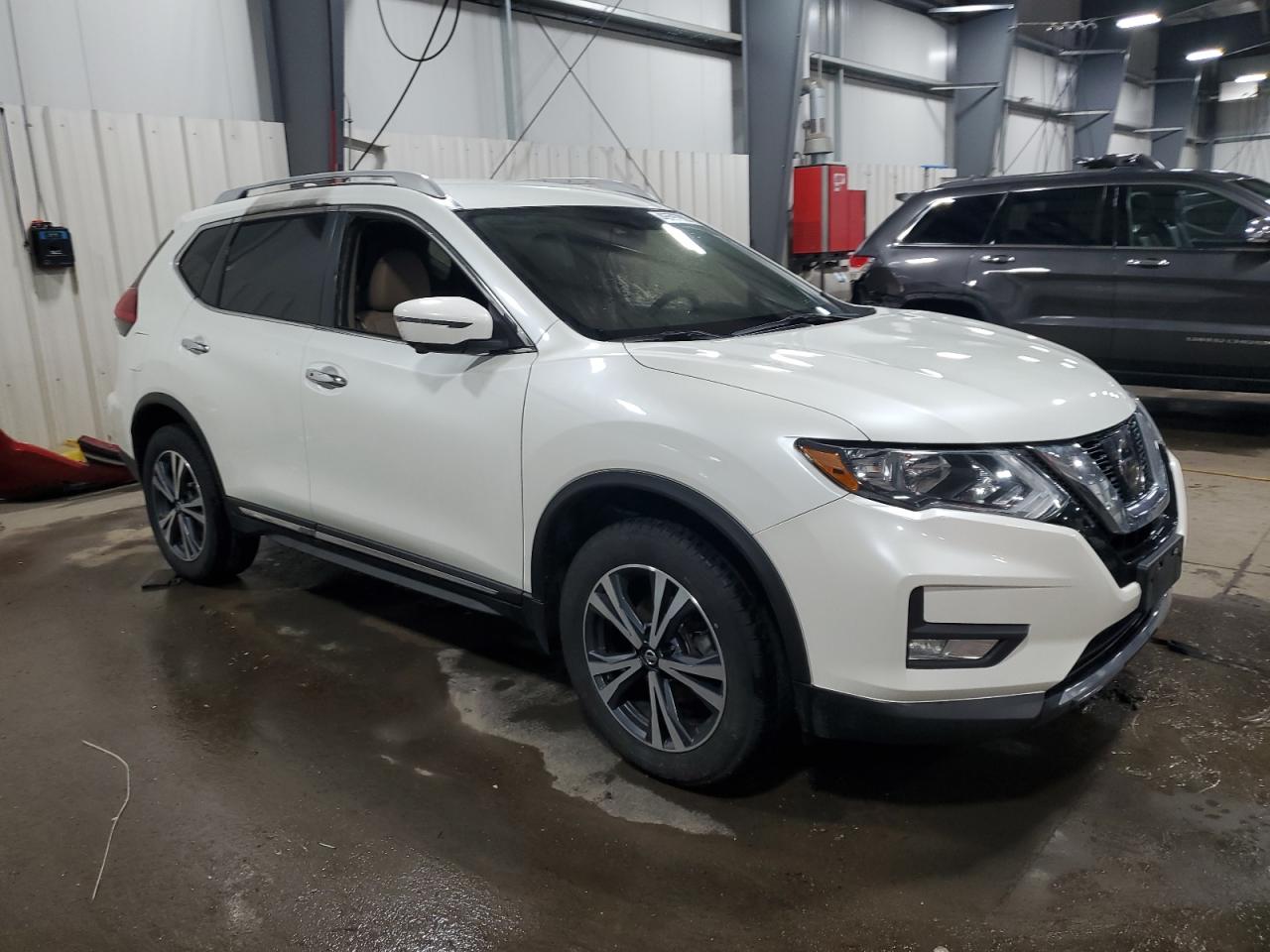 2017 Nissan Rogue - Image 4