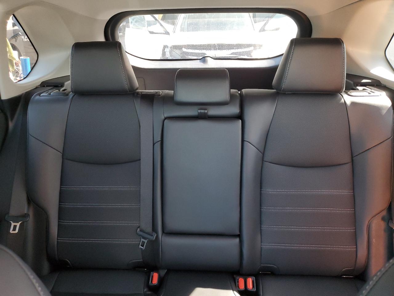 2023 Toyota RAV 4 - Image 10