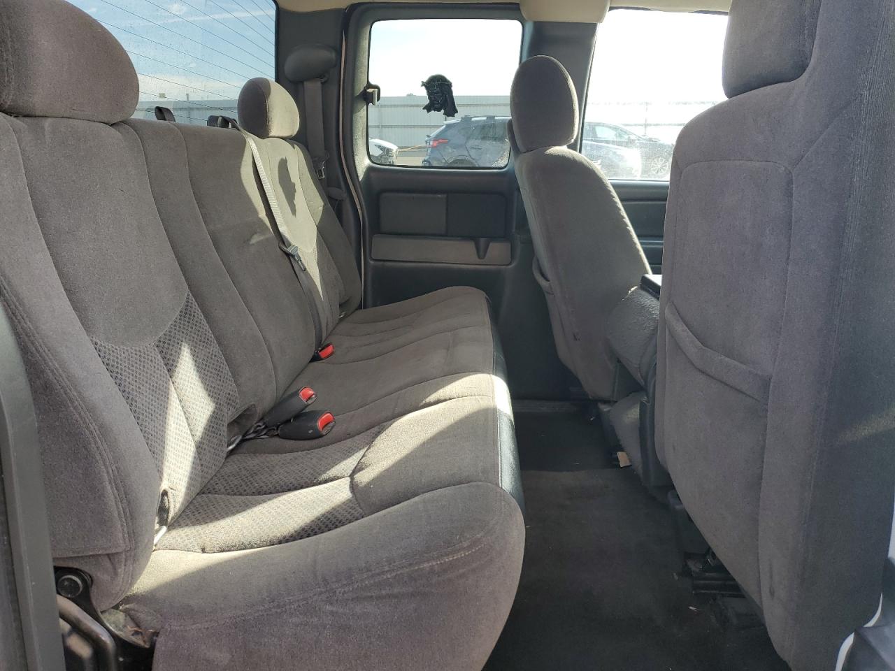2007 Chevrolet Silverado - Image 10