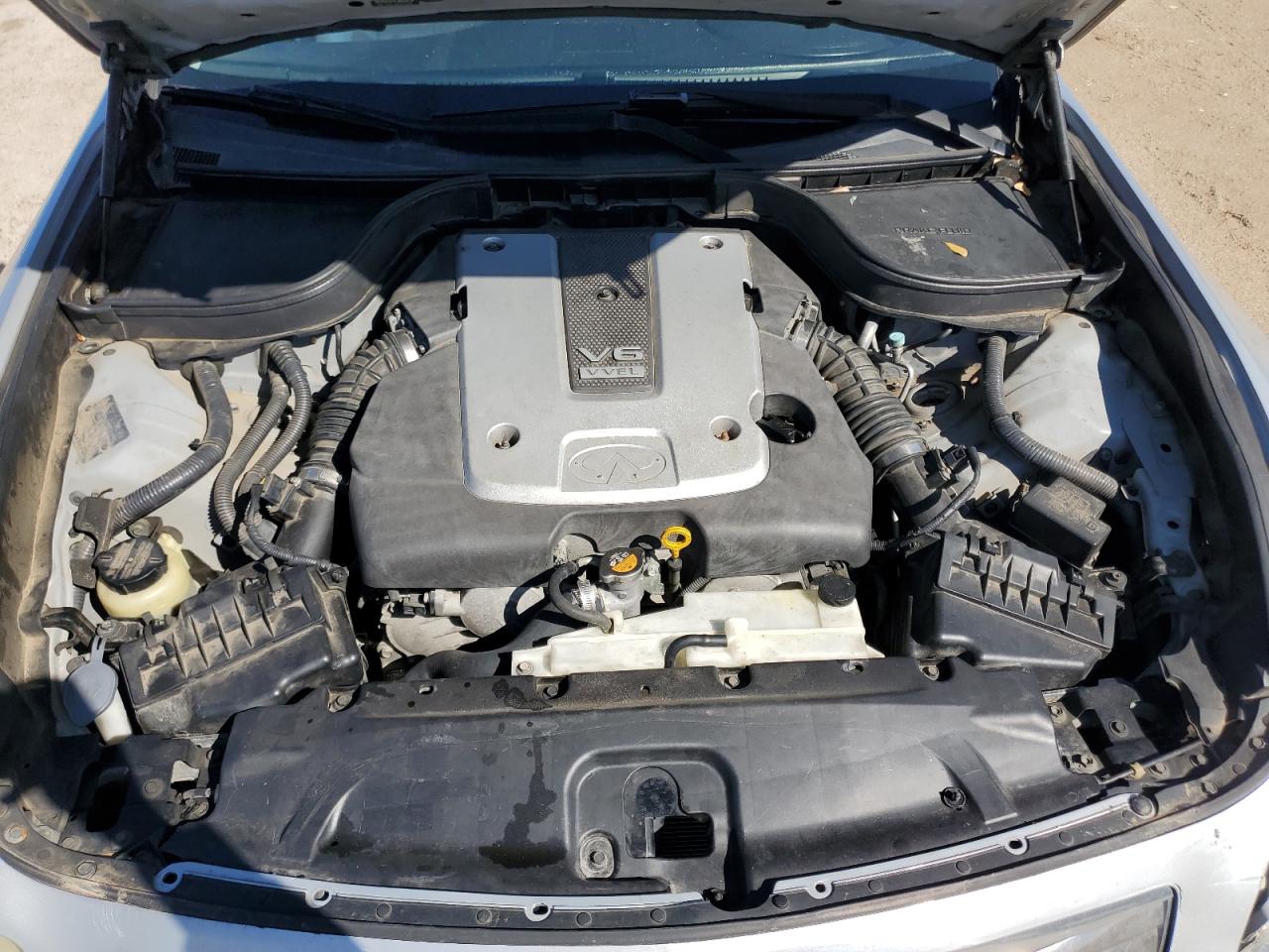 2009 Infiniti G - Image 12