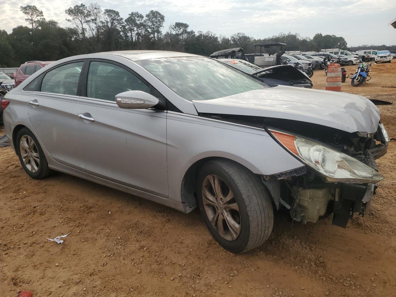 2011 Hyundai Sonata - Image 4