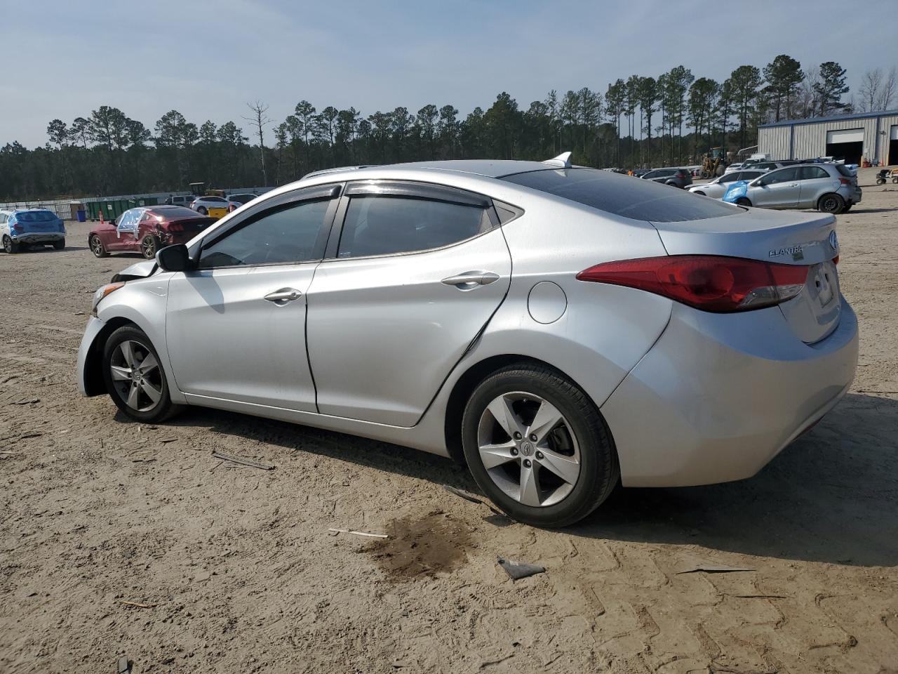2013 Hyundai Elantra - Image 2