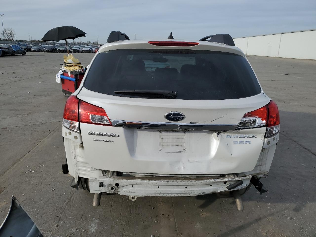 2011 Subaru Outback - Image 6