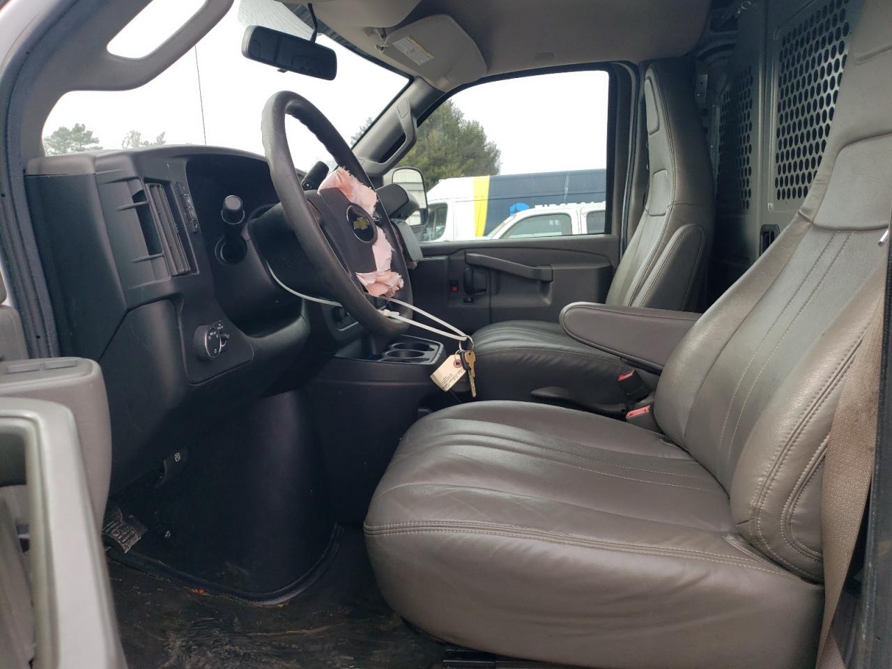 2018 Chevrolet Express - Image 7