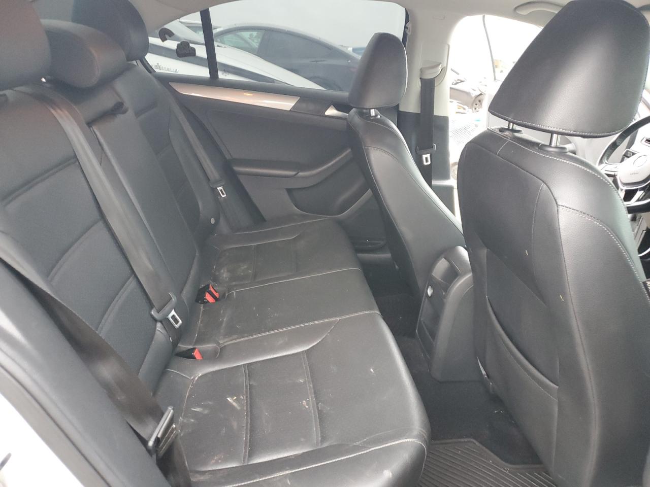 2018 Volkswagen Jetta - Image 10