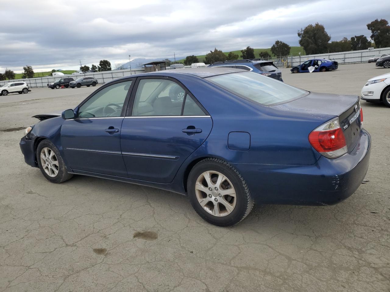 2006 Toyota Camry - Image 2