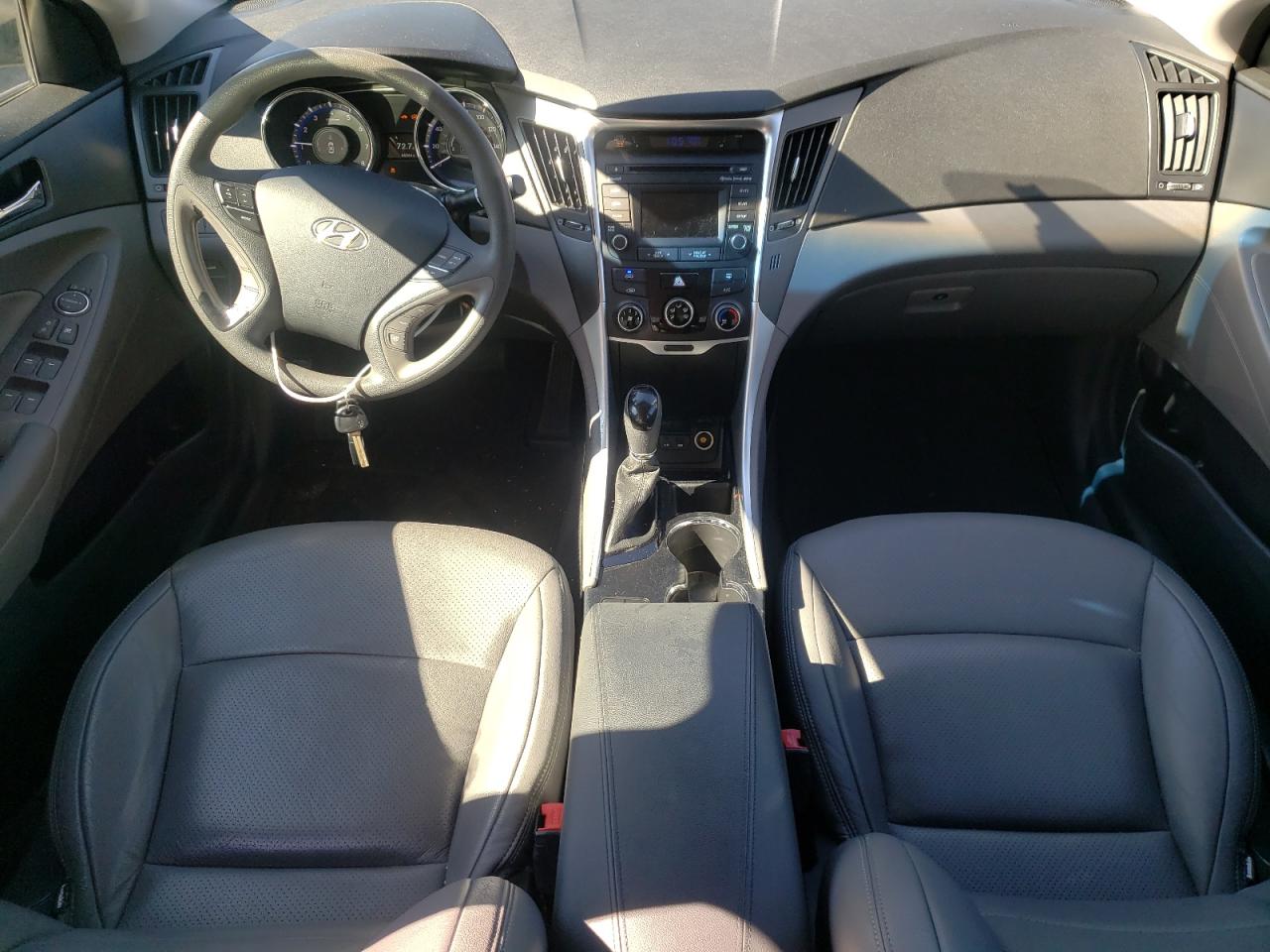 2014 Hyundai Sonata - Image 8
