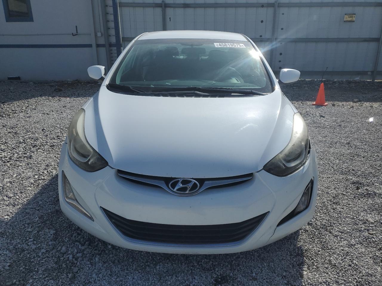 2016 Hyundai Elantra - Image 5