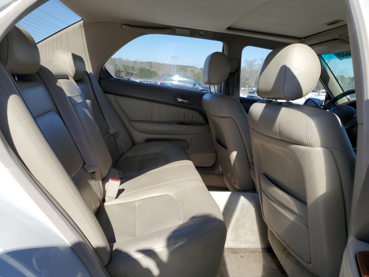 1997 Lexus LS - Image 10