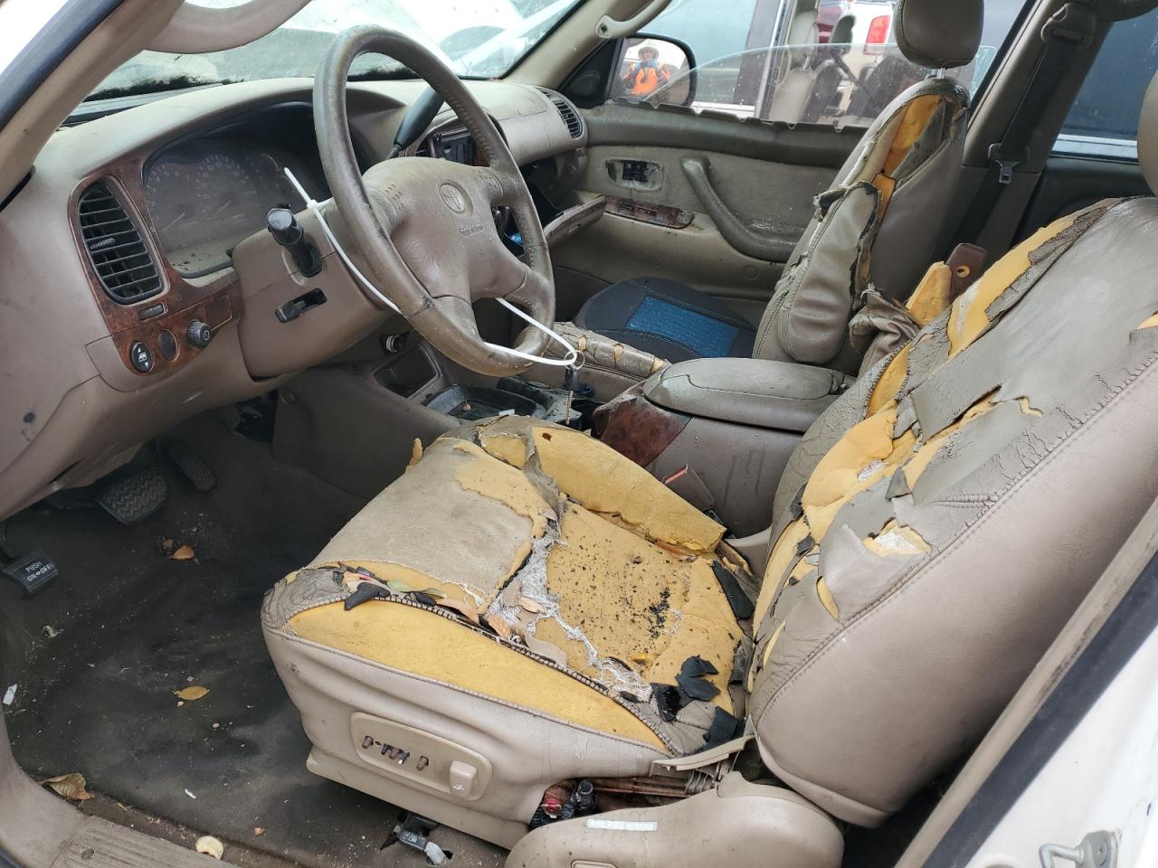 2002 Toyota Sequoia - Image 7