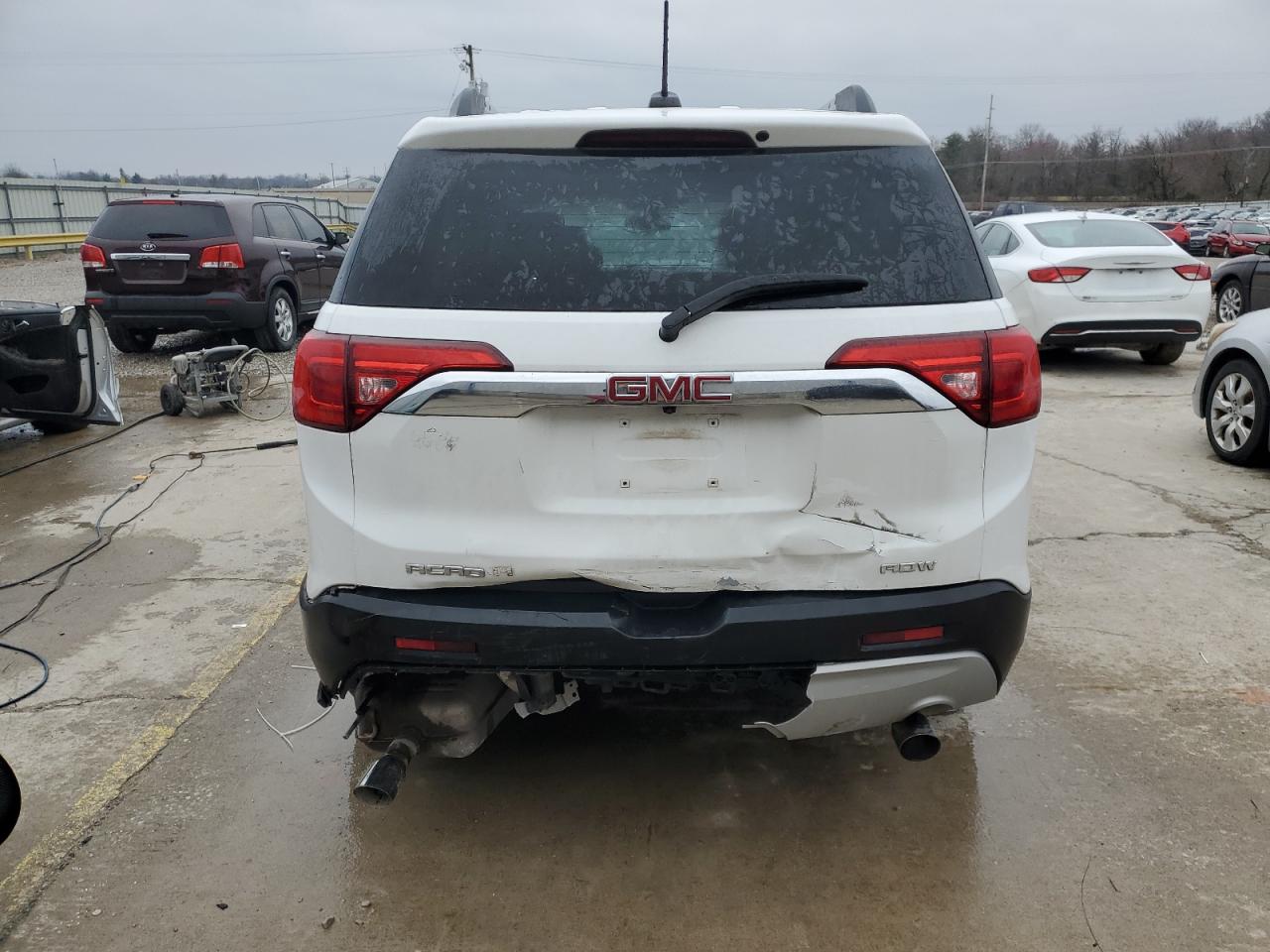 2017 GMC Acadia - Image 6