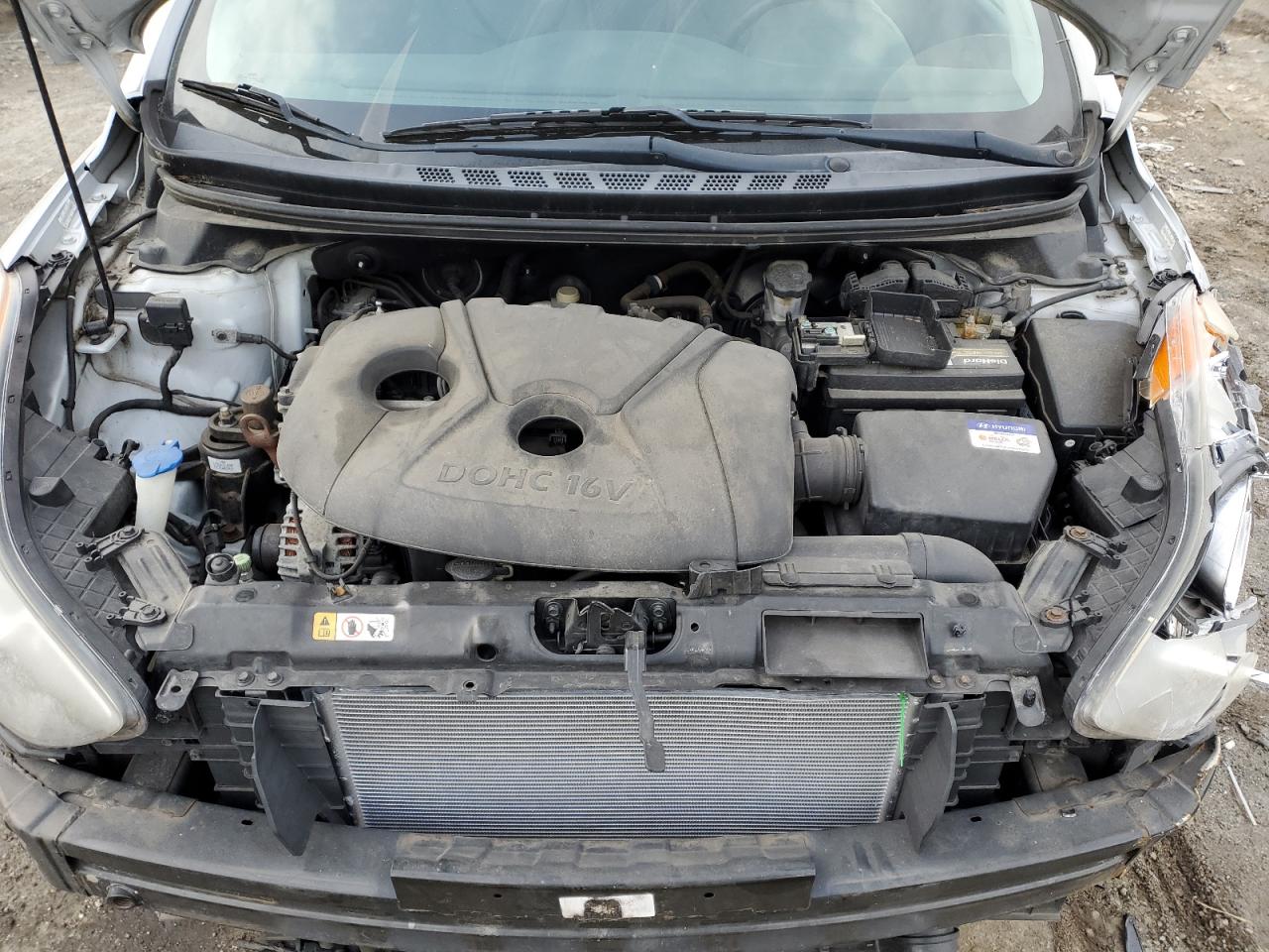 2012 Hyundai Elantra - Image 11