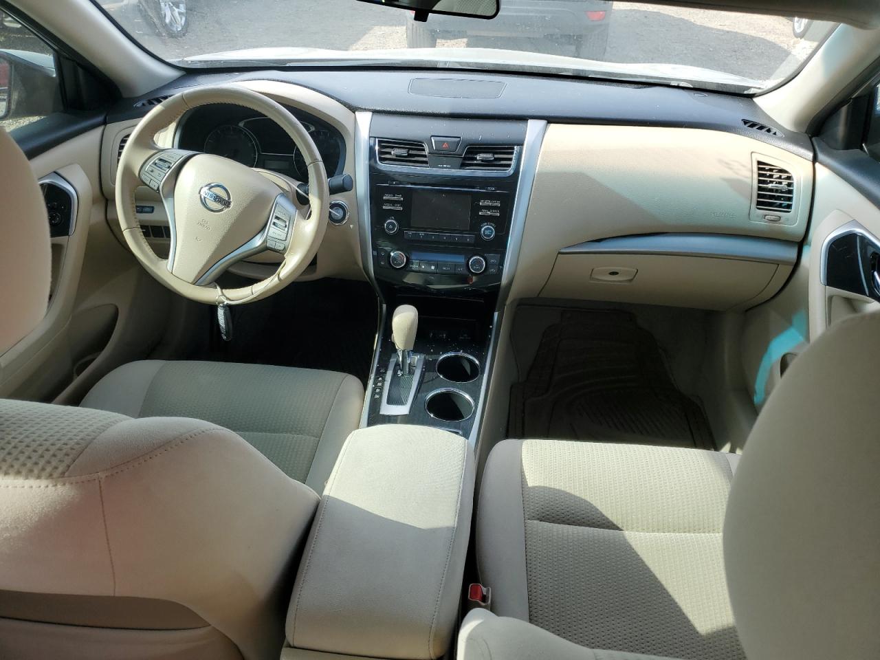 2014 Nissan Altima - Image 8
