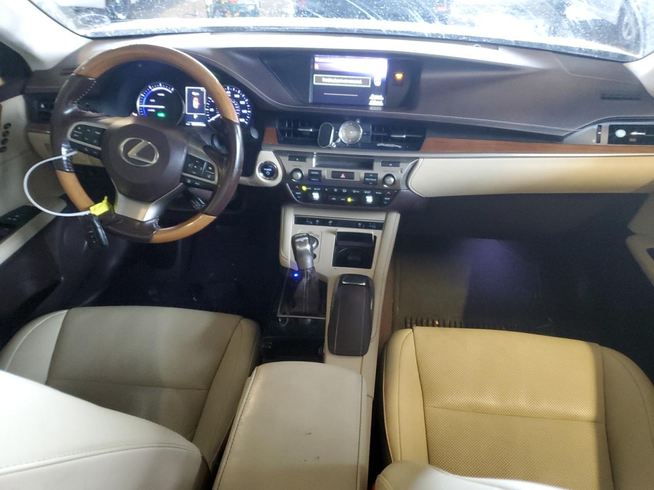 2017 Lexus ES - Image 8