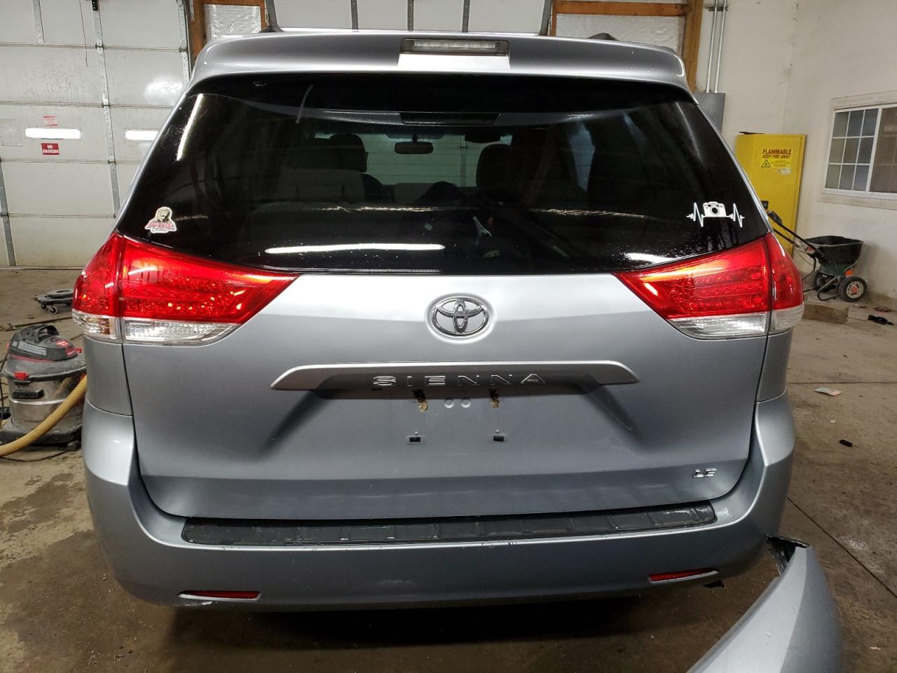 2014 Toyota Sienna - Image 6