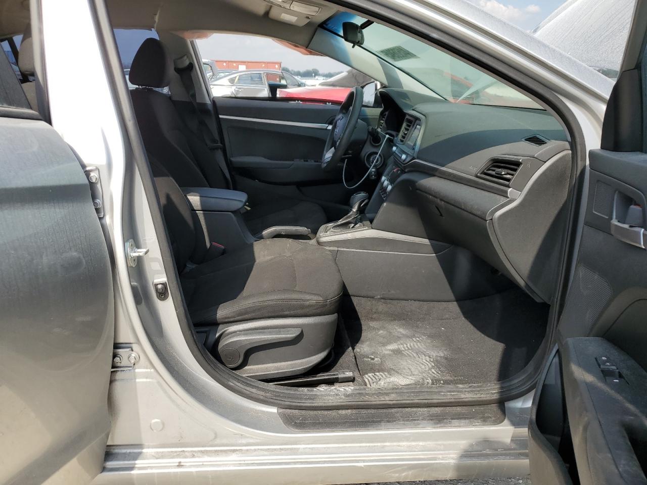 2020 Hyundai Elantra - Image 7