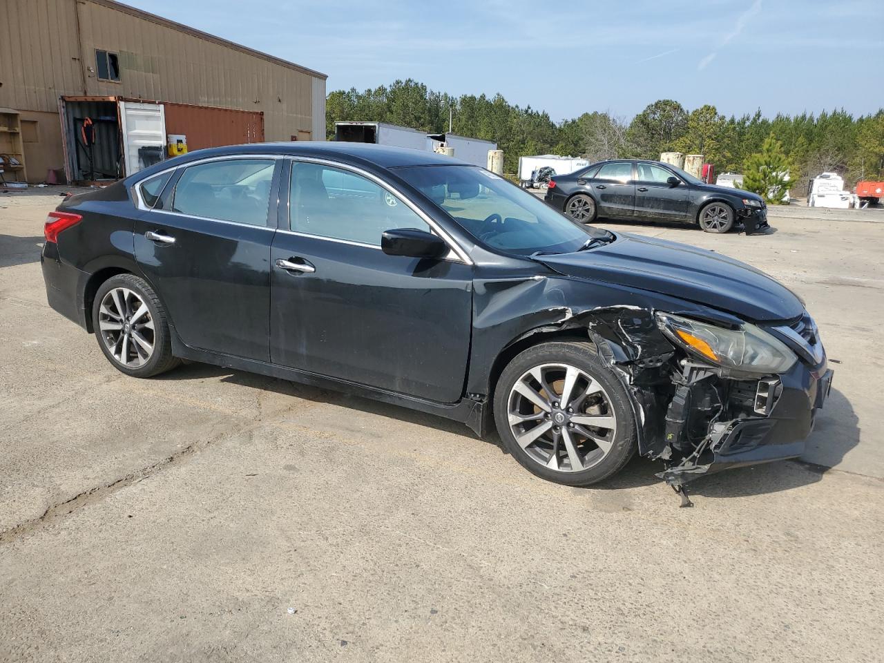 2016 Nissan Altima - Image 4