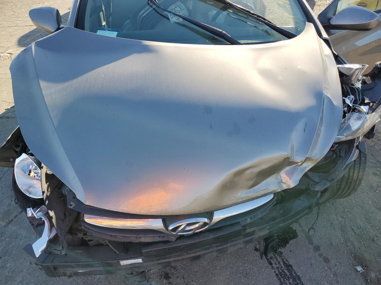 2013 Hyundai Elantra - Image 12