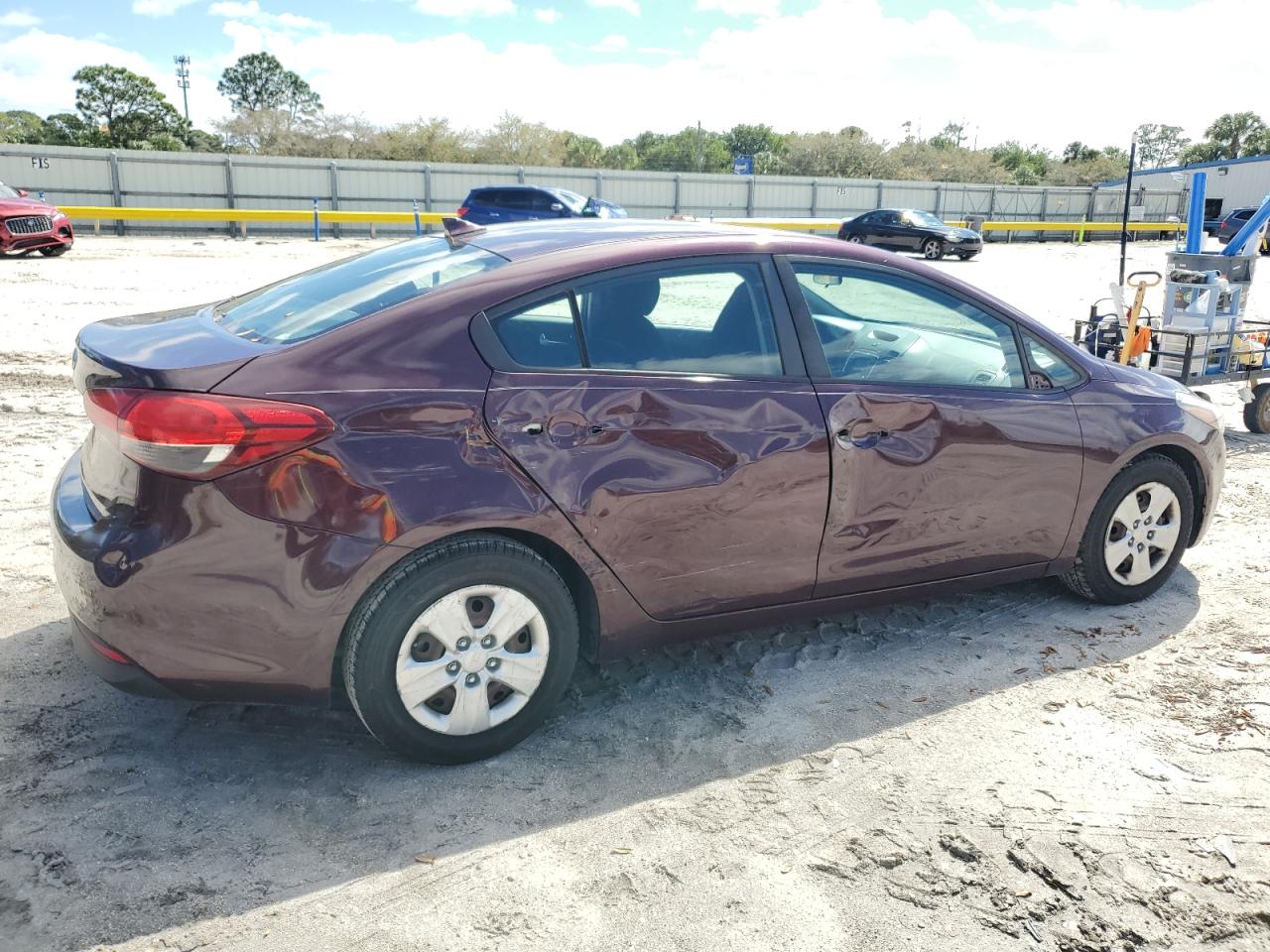2017 Kia Forte - Image 3