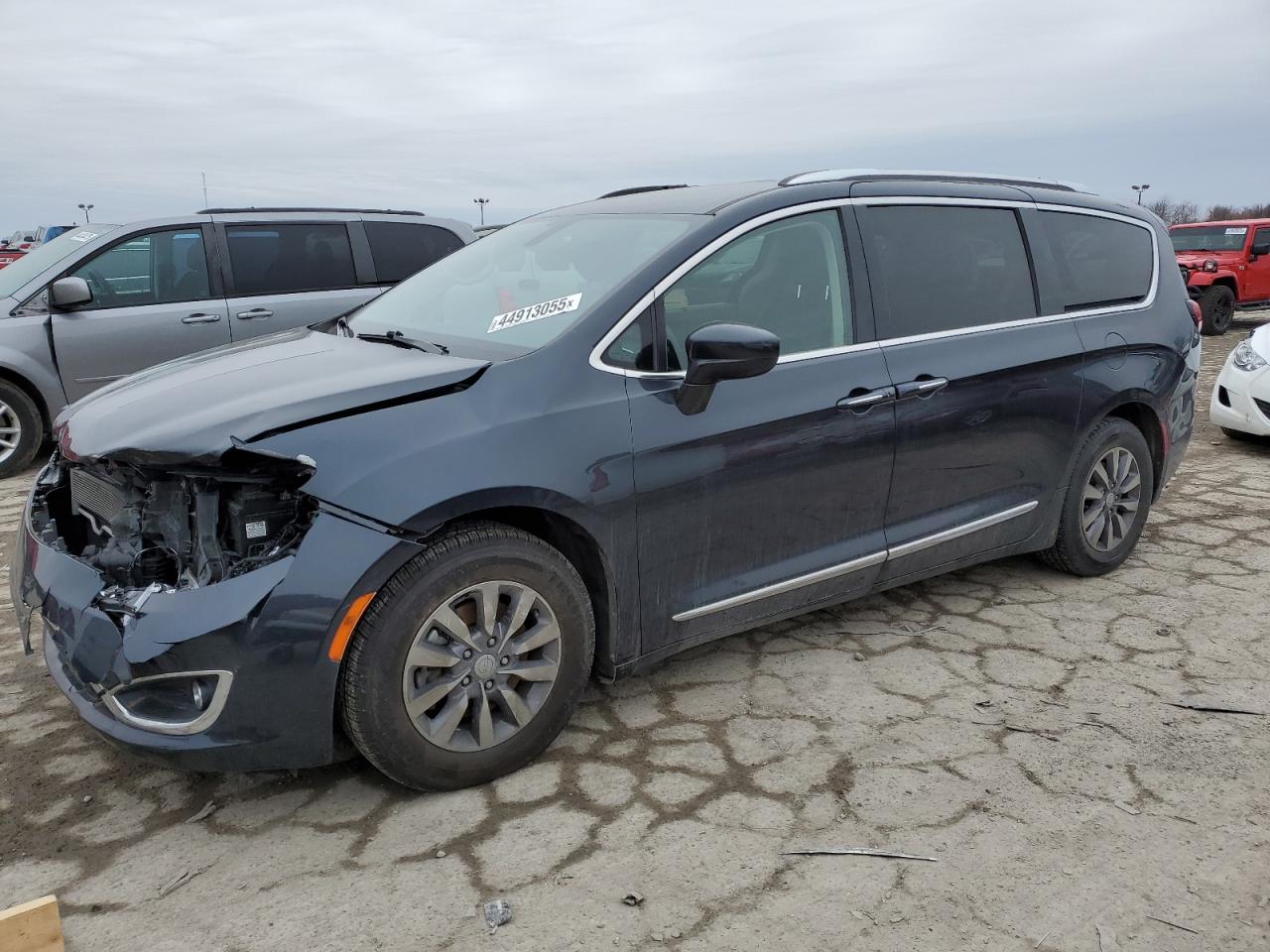 2020 Chrysler Pacifica Touring L Plus на продаже в Indianapolis, IN - Front End