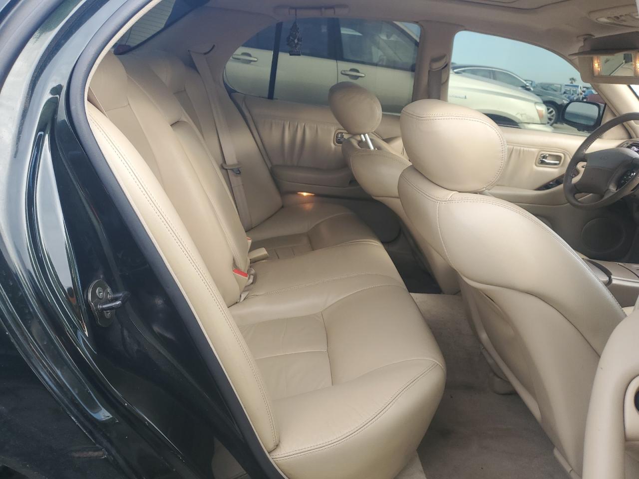 1996 Infiniti J - Image 10