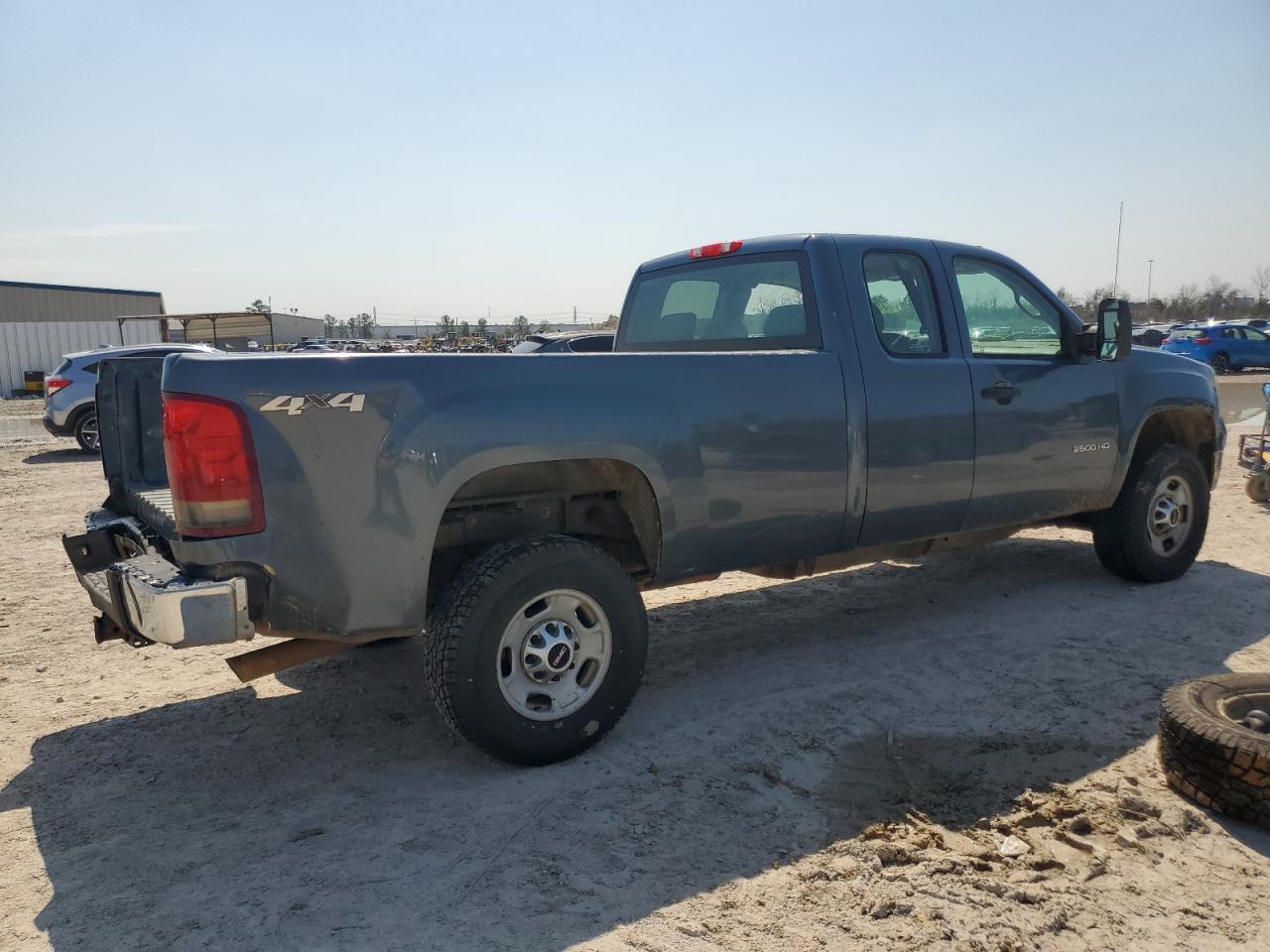 2011 GMC Sierra - Image 3
