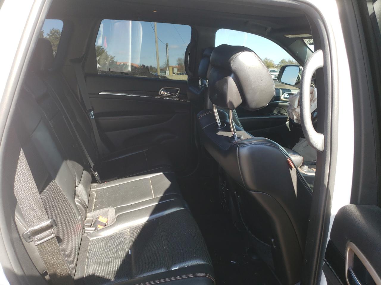 2016 Jeep Grand Cherokee - Image 10