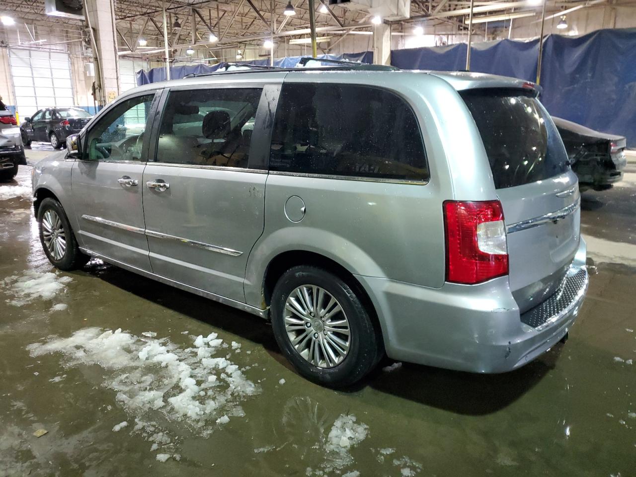 2014 Chrysler Town & Country - Image 2