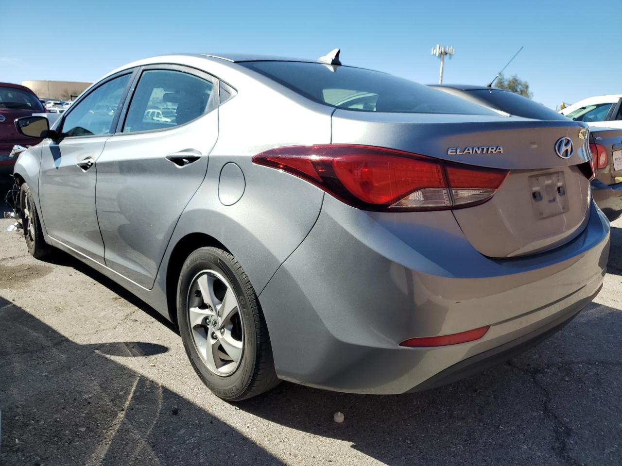 2015 Hyundai Elantra - Image 2
