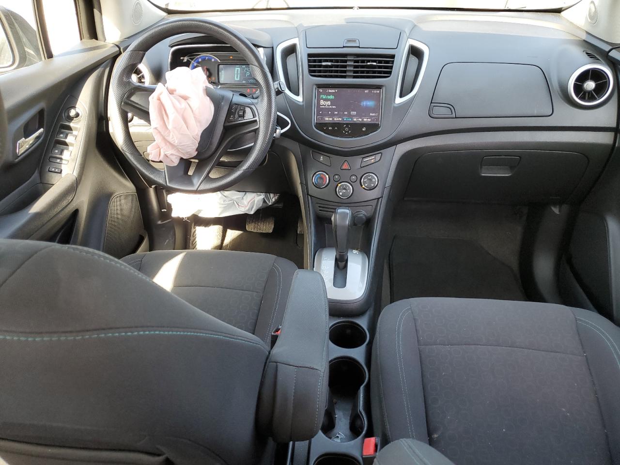 KL7CJKSB0GB547687 CHEVROLET TRAX 2016