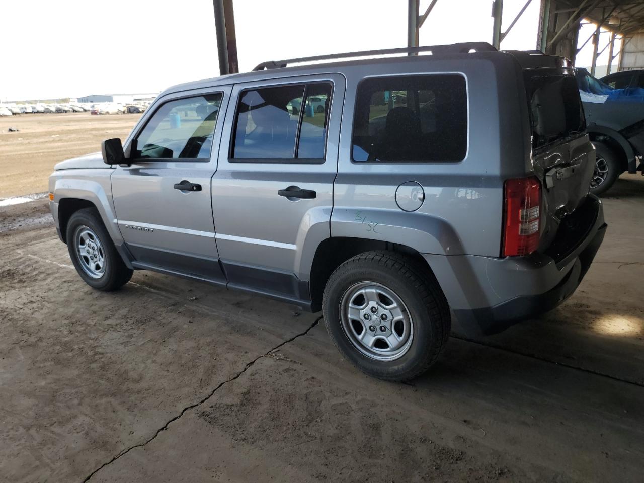 2015 Jeep Liberty (Patriot) - Image 2