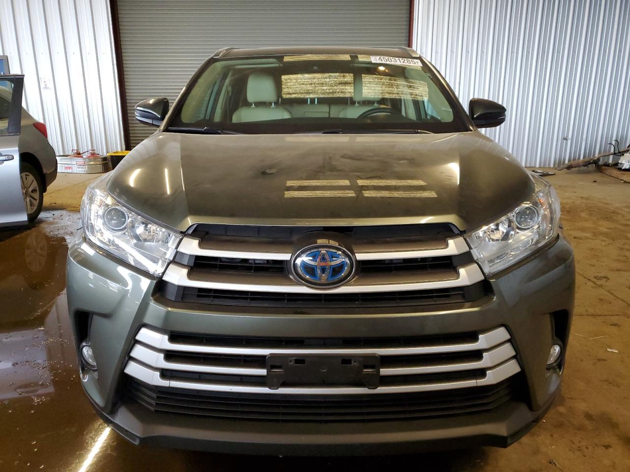 2019 Toyota Highlander - Image 5