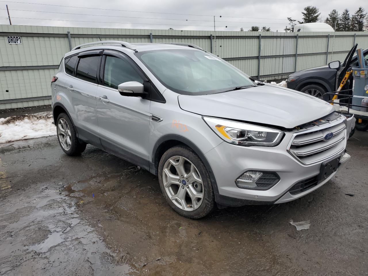 1FMCU9J97JUB30513 FORD ESCAPE 2018