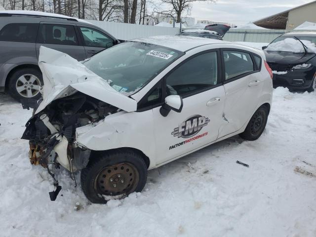  FORD FIESTA 2018 Белый