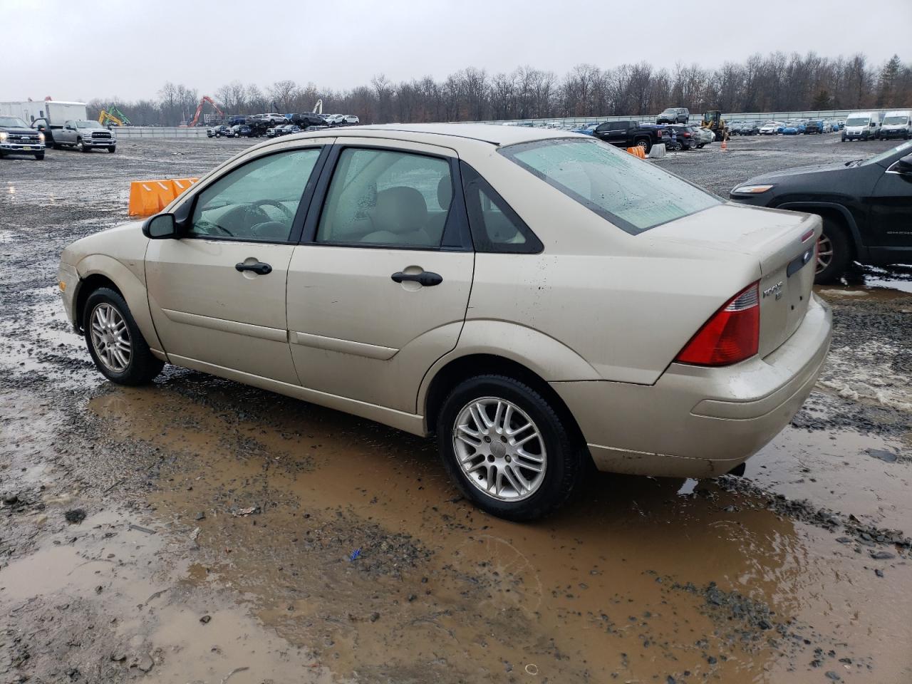 2007 Ford Focus - Image 2
