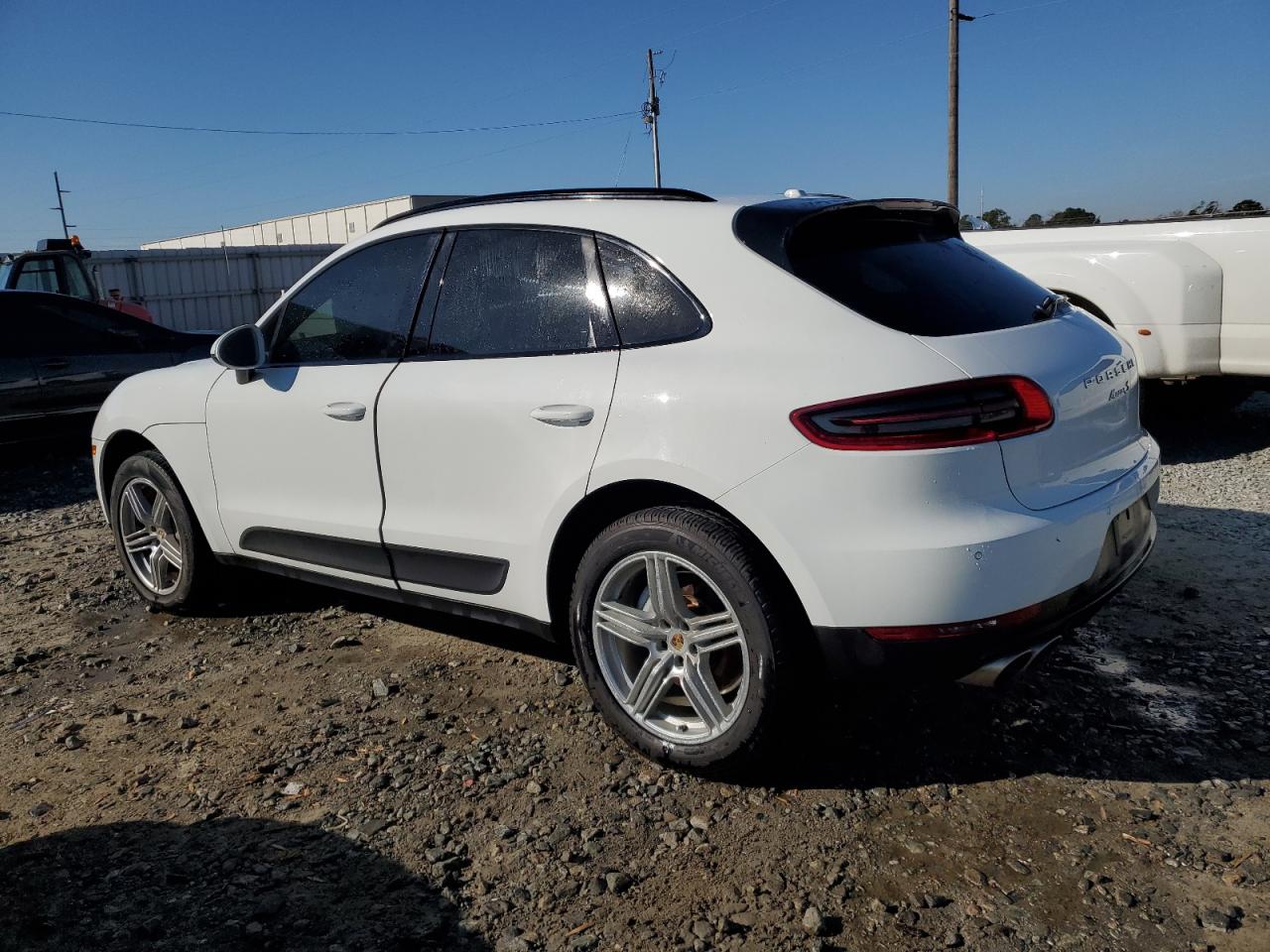 2015 Porsche Macan - Image 2