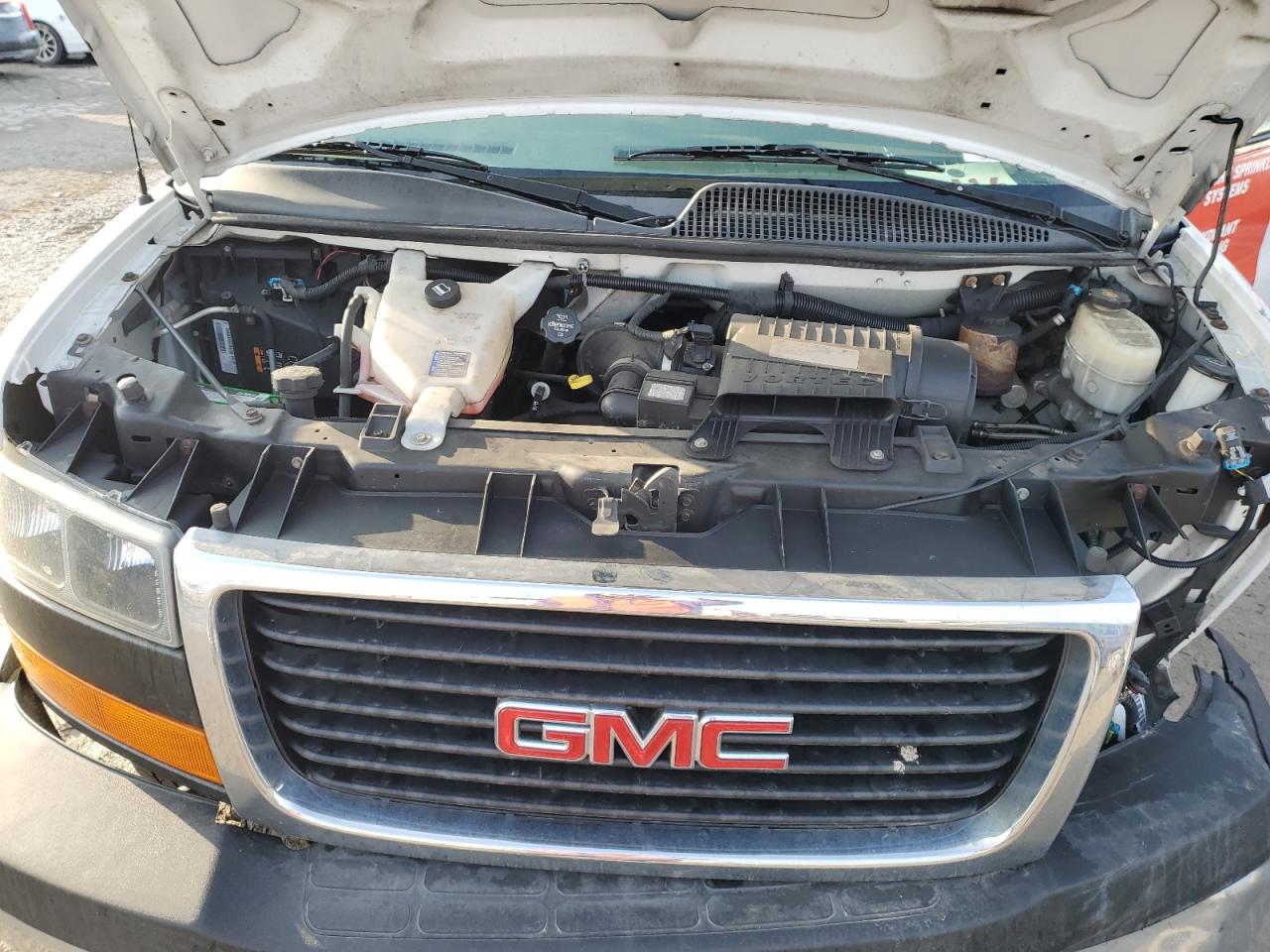 2017 GMC Savana - Image 12